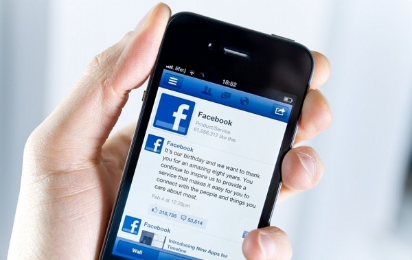 Facebook to acquire the Waze app Facebook to acquire the Waze app